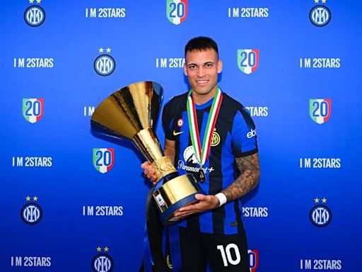 Lautaro Martínez recibe el premio a MVP de la Serie A