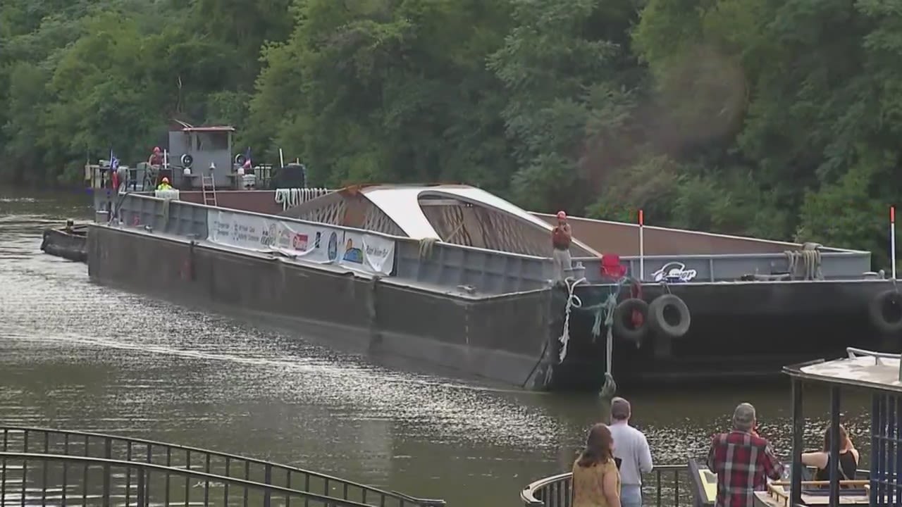 Ralph Wilson pedestrian bridge arriving on Erie Canal