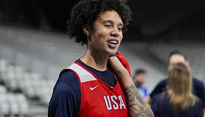 All Aboard! US women’s basketball team arrives at Olympics via train from London