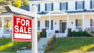 Housing Market 2024: 6 Factors To Consider Before Selling Your Home