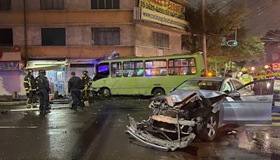 Accidente vehicular en Benito Juárez deja al menos 12 lesionados