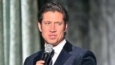 Vernon Kay tops up his £300K salary with a three-week stint in panto