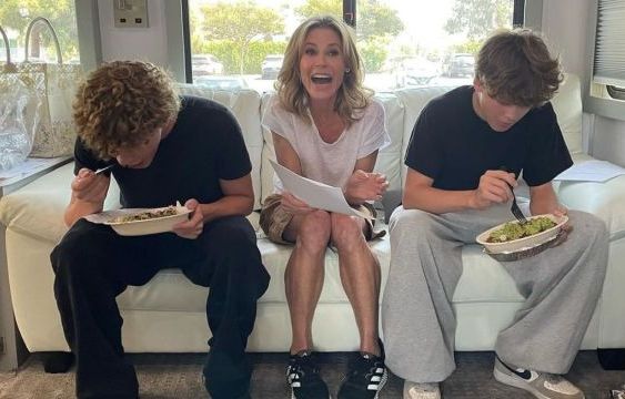 ‘Modern Family’ Star Julie Bowen Reveals Feeling Distant From Teen Sons