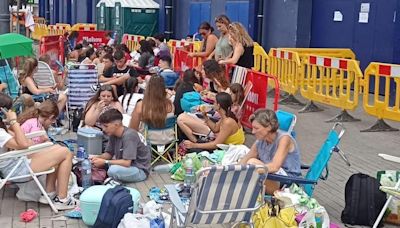 Miles de fans de OT hacen cola para ver a los triunfitos en València