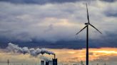 Bundestag stimmt für schnellere Genehmigungen für Industrie- und Energieanlagen
