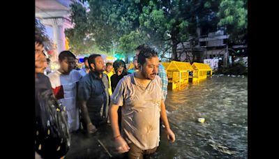 Heavy Rainfall Causes Major Disruptions in Delhi, Schools Shut