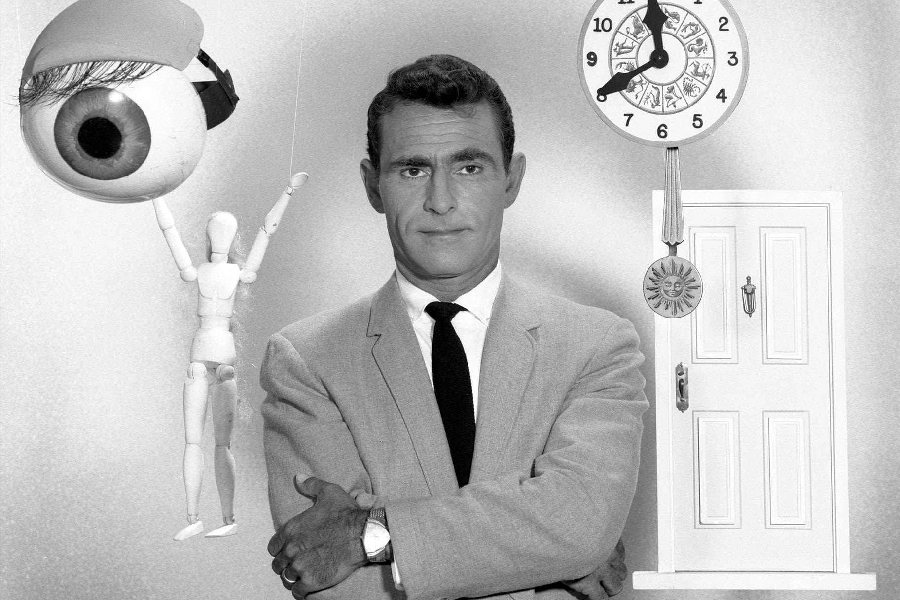How An Actor's Real-Life Injury Made One Twilight Zone Episode Even Creepier