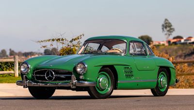 Mercedes 300SL gullwing with unique Mittelgrün paint can be yours