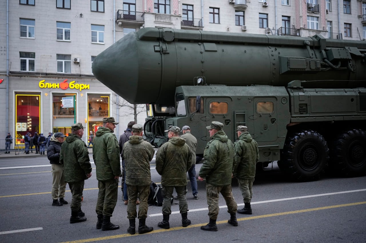 Putin sees no need for nuclear weapons to win in Ukraine. But he’s also keeping his options open
