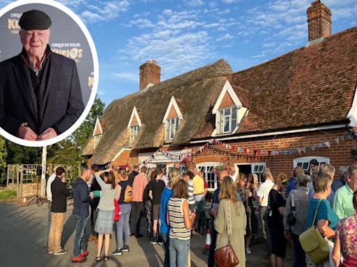 TV legend helps to boost community pub's share scheme