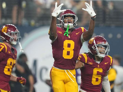 Live Updates: No. 13 USC Trojans Host Utah State Aggies in Home Opener