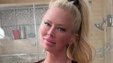 Jenna Jameson displays 100-lb weight loss in yellow crop top and leggings