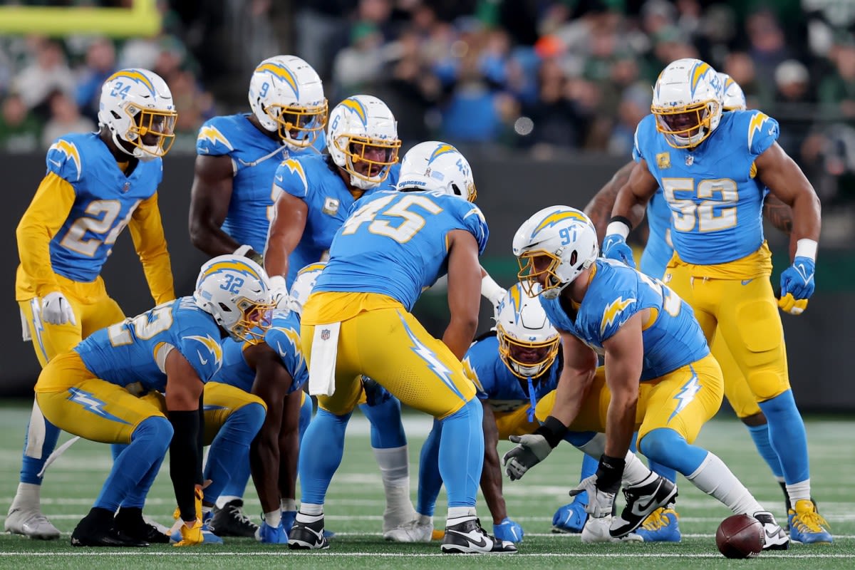 Chargers News: Jesse Minter Optimistic About Pro Bowl Talent Leading Defense