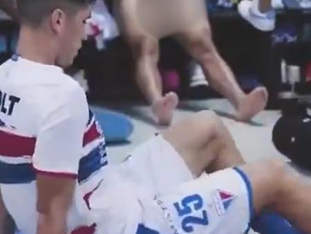 Fortaleza comete gafe e publica vídeo com jogador pelado em jogo de título