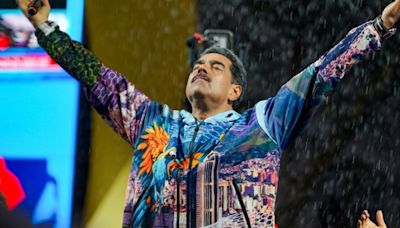 Nicolás Maduro se inventa que Karol G le ha compuesto una canción para su campaña presidencial