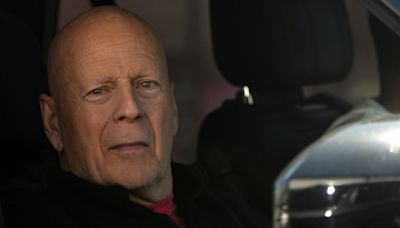 El mensaje de esperanza de la hija de Bruce Willis, Rumer, sobre la salud de su padre: "Lo está haciendo muy bien"