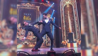 ...Shah Rukh Khan And Vicky Kaushal Grooving To Samantha's Song Oo Antava Is The Best Thing On The Internet...