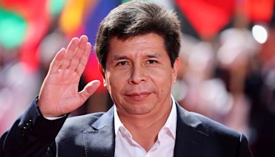 Expresidente Castillo expresa juicios agraviantes sobre aspecto físico de Boluarte en audiencia por fallido golpe de Estado en Perú - La Tercera