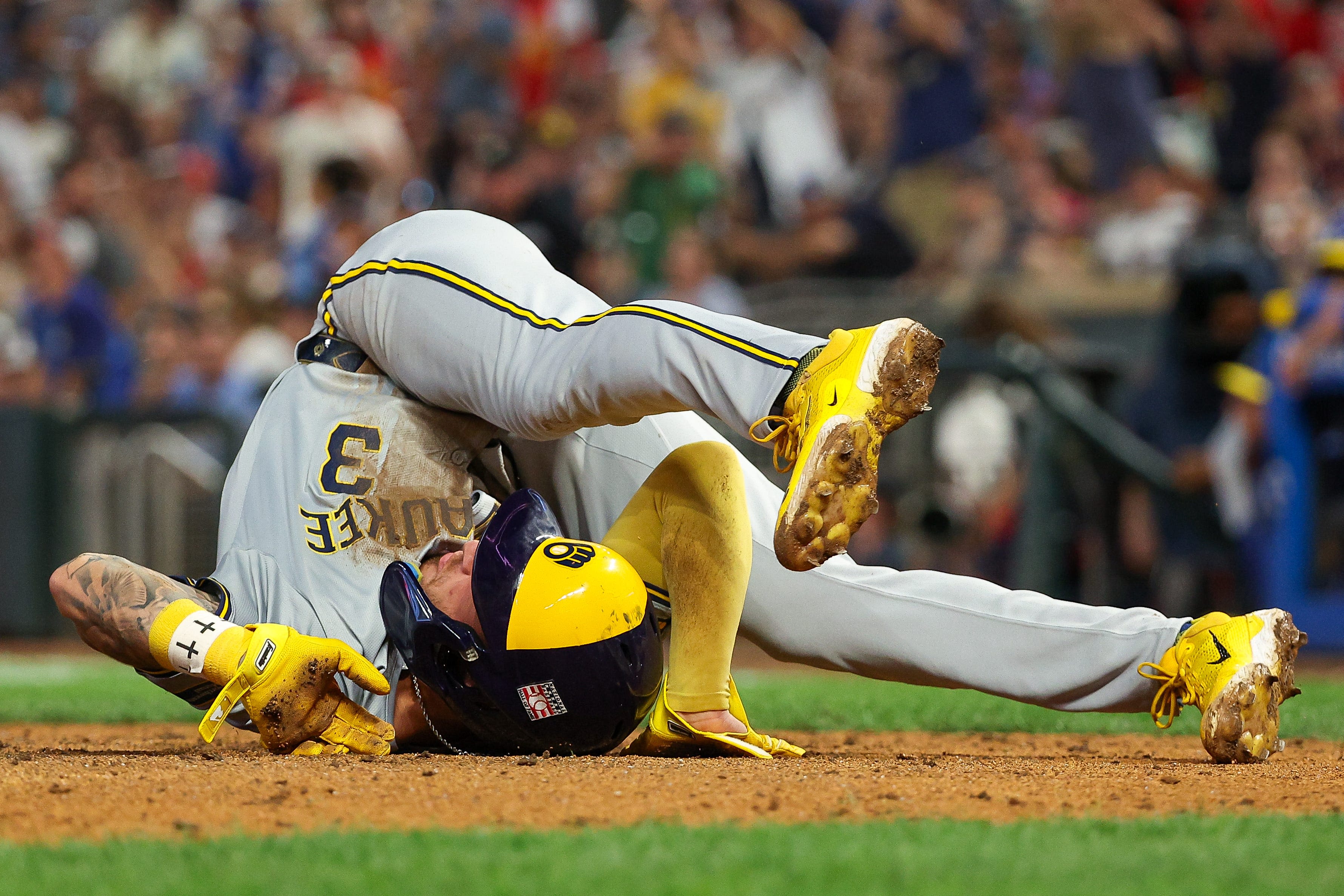 Brewers 8, Twins 4 (12 innings): Offense delivers late in a wild one