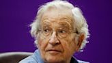 Desmienten la muerte de Noam Chomsky