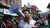 Comerciantes marchan en tres ciudades en protesta por la escasez de dólares en Bolivia
