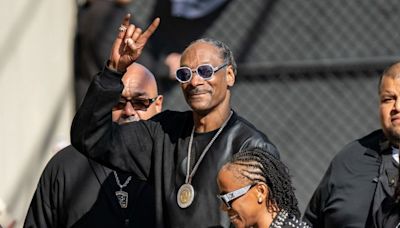 Snoop Dogg remercie Drake et Kendrick Lamar pour avoir « élevé » le rap game avec leur récent clash
