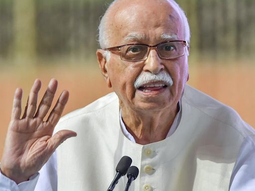 L.K. Advani discharged from hospital