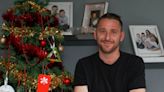 Fallece el padre con cáncer terminal que se volvió viral por una fiesta navideña anticipada