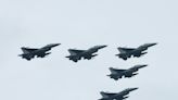 520就職慶祝大會 F-16V戰機飛越府前上空 (圖)