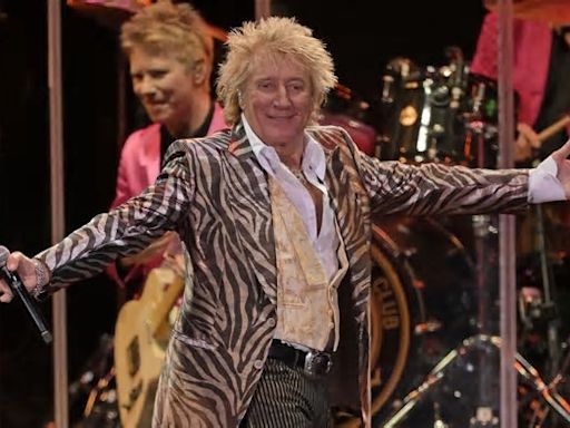 Rod Stewart planning to spend more time in Ireland