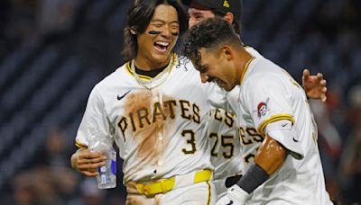 Pirates rally with 4 runs in 9th inning to tie game, beat Giants 7-6 in 10th inning
