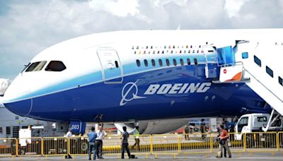Manager im größten Boeing-Werk "bedrängen Mechaniker", damit sie über Sicherheitsbedenken schweigen, behauptet ein Mitarbeiter