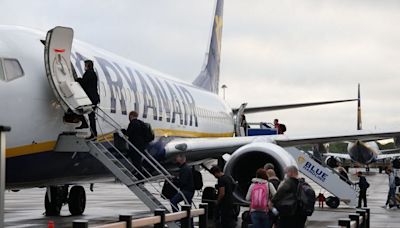 Edinburgh Ryanair passengers told to stop 'folding clothes' in their hand luggage