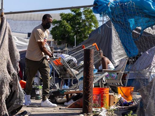 Homeless encampment cleanups do little to change numbers of people on the street, study finds