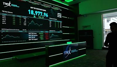S&P/TSX composite up almost 200 points, U.S. stock markets mixed amid tech slump