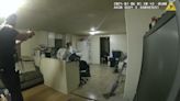 Conmoción en EE.UU.: un policía mató en su casa a una mujer que había llamado al 911 y quedó grabado en un video