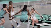 Las Connecticut Sun mantienen el rodillo; una flagrante a Caitlin Clark causa polémica en la WNBA