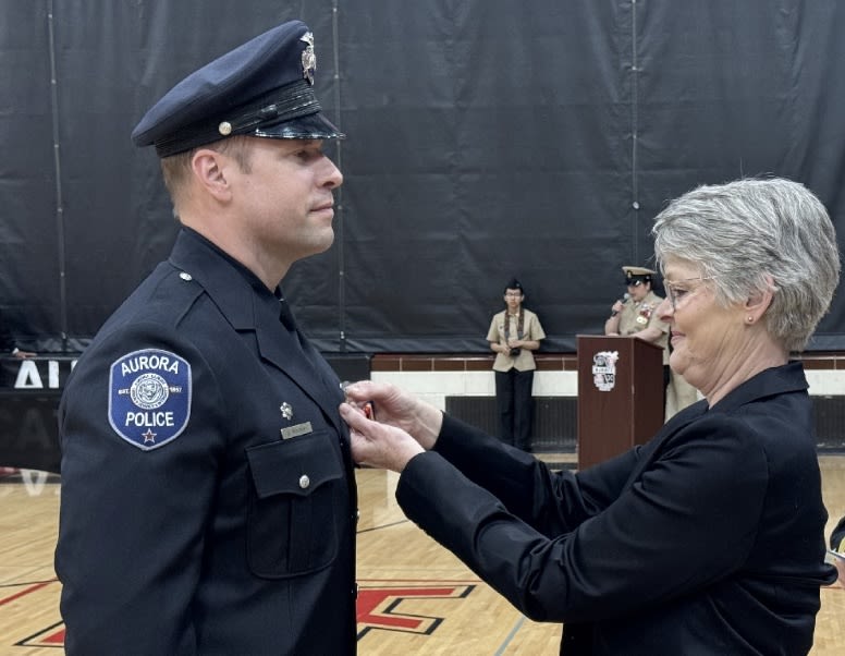 East Aurora High School student resource officer honored by Daughters of the American Revolution