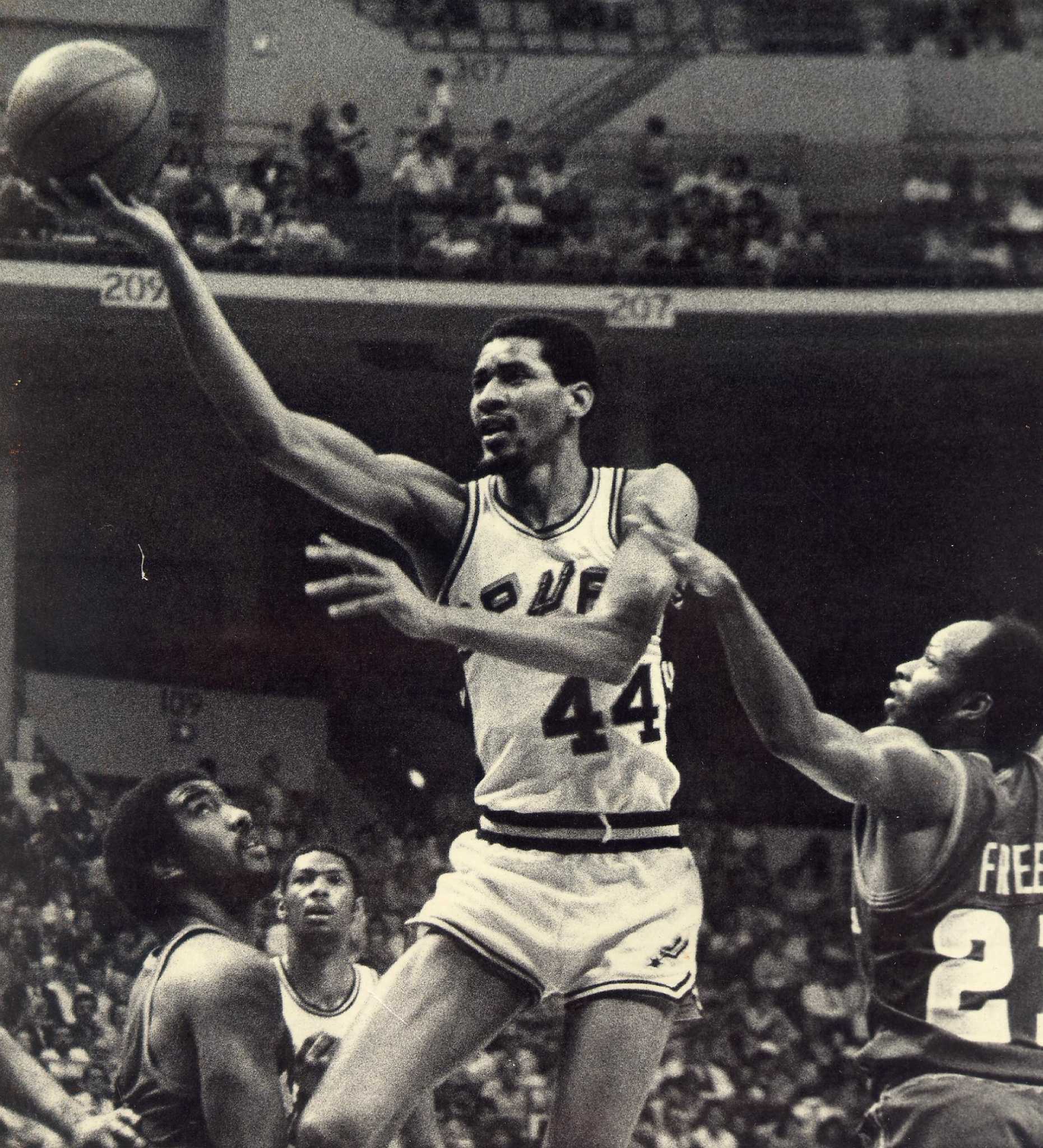 Spurs great George Gervin speaks about Nike poster, clothing line