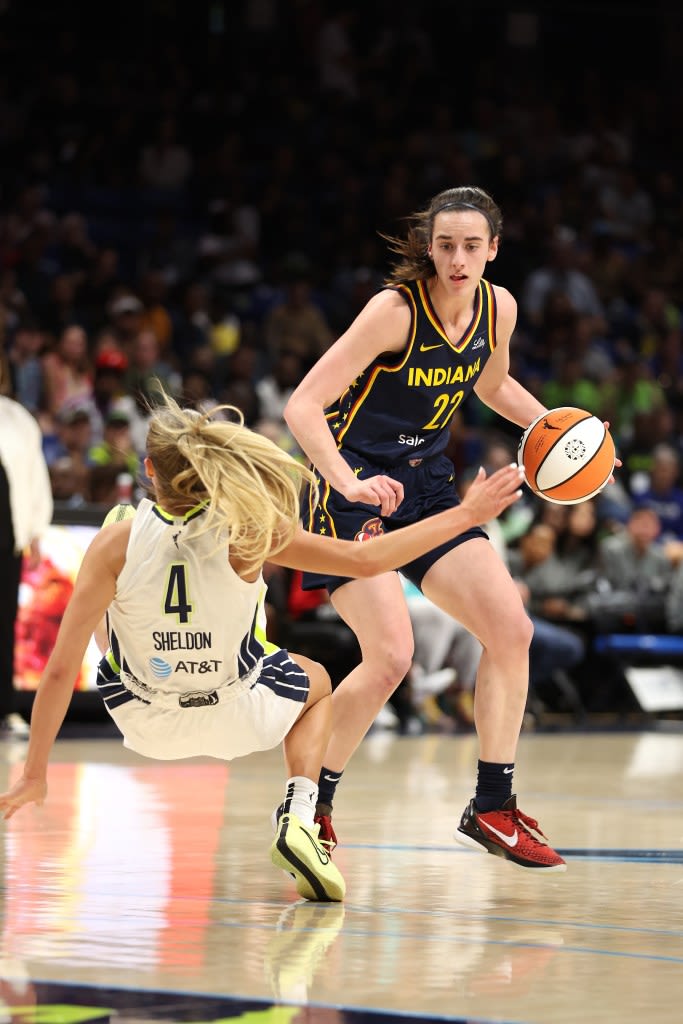 Caitlin Clark emphatically starts off WNBA, Fever career with unreal 3-point shooting