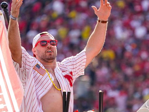 Will Compton to Voice Memorial Stadium Hype Video Throughout Nebraska Football Season