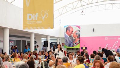 Conmemoran día de las madres con abuelitas de Aguascalientes