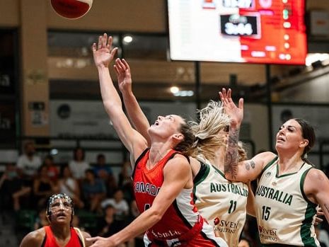 Kayla Alexander leads Canadian basketball women to 3-point pre-Olympic win over Aussies | CBC Sports