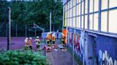 Vier Kinder nach Sturz durch Hallendach schwer verletzt