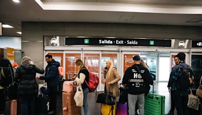 Huelga de trabajadores de Aerolíneas Argentinas afecta a 15.000 pasajeros y 185 vuelos