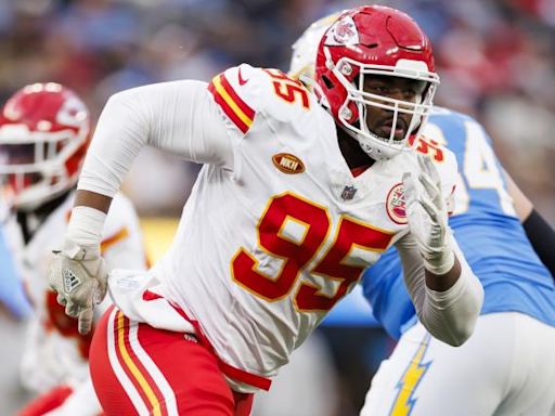 Why is Chris Jones helping chicken wings thief? Chiefs star offers $1.5 million to free school worker in prison | Sporting News Canada