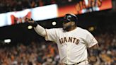 Sandoval pays Giants a visit, reminisces with former teammates