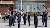 La Patrulla de Honores se luce en la jornada previa al Festival Aéreo de Gijón: 'Es impresionante'