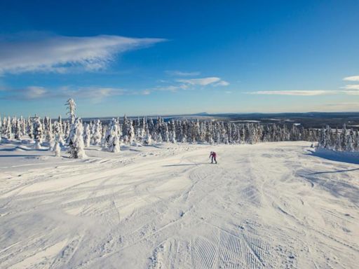 Ruka y Levi en Finlandia abren algunas pistas esta semana usando nieve almacenada