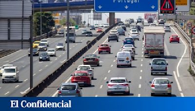 Sevillanos y onubenses optan por compartir coche ante la falta de trenes